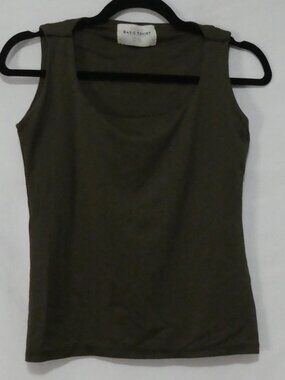 ZARA Basic T-Shirt Olive Green T-Shirt Crewneck Short Sleeve Tee - Size Medium